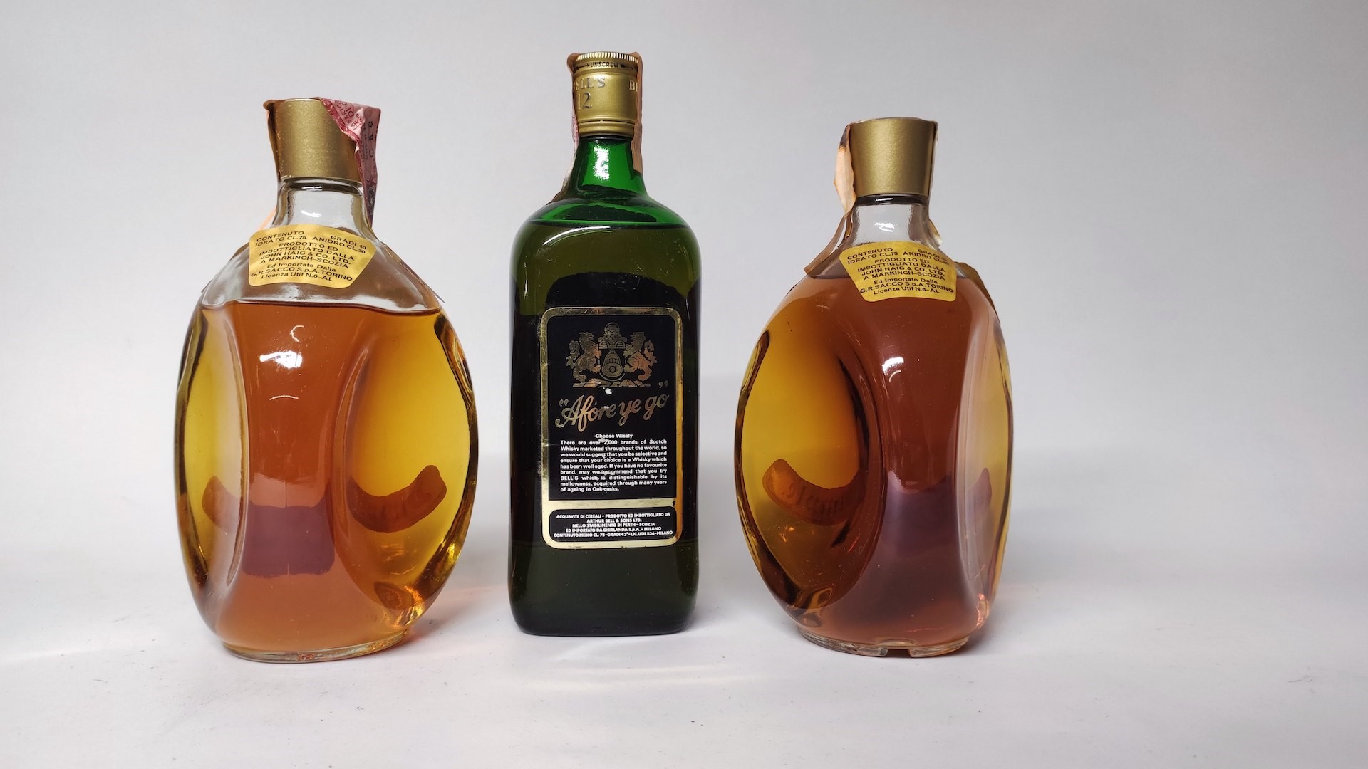 Dimple, Bell's De Luxe, Scotch Whisky