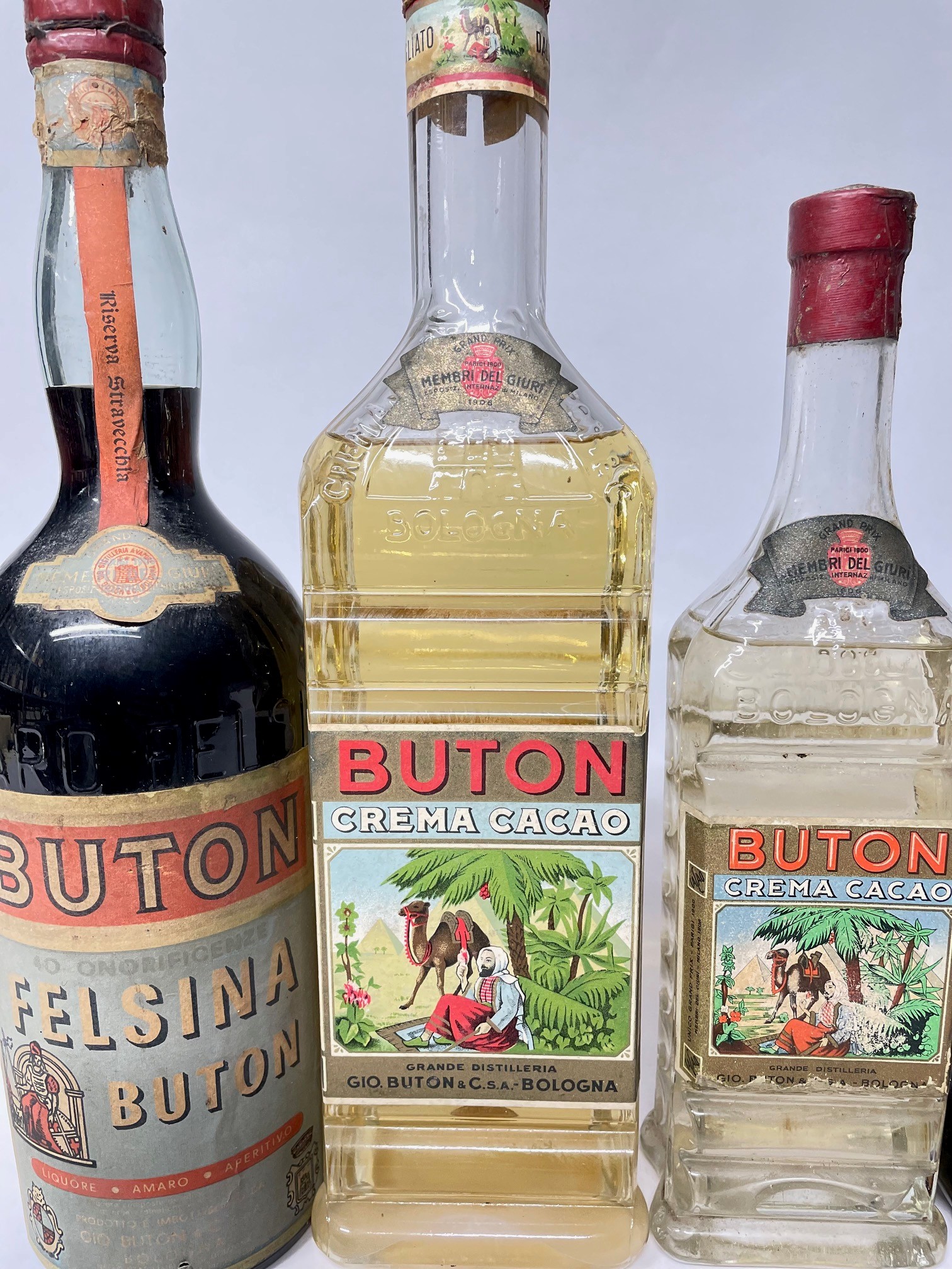 Buton, Collezione
