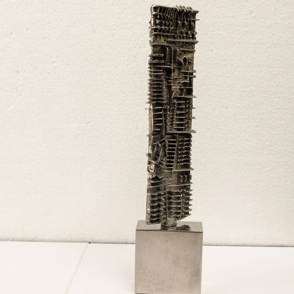 Arnaldo Pomodoro - Stele