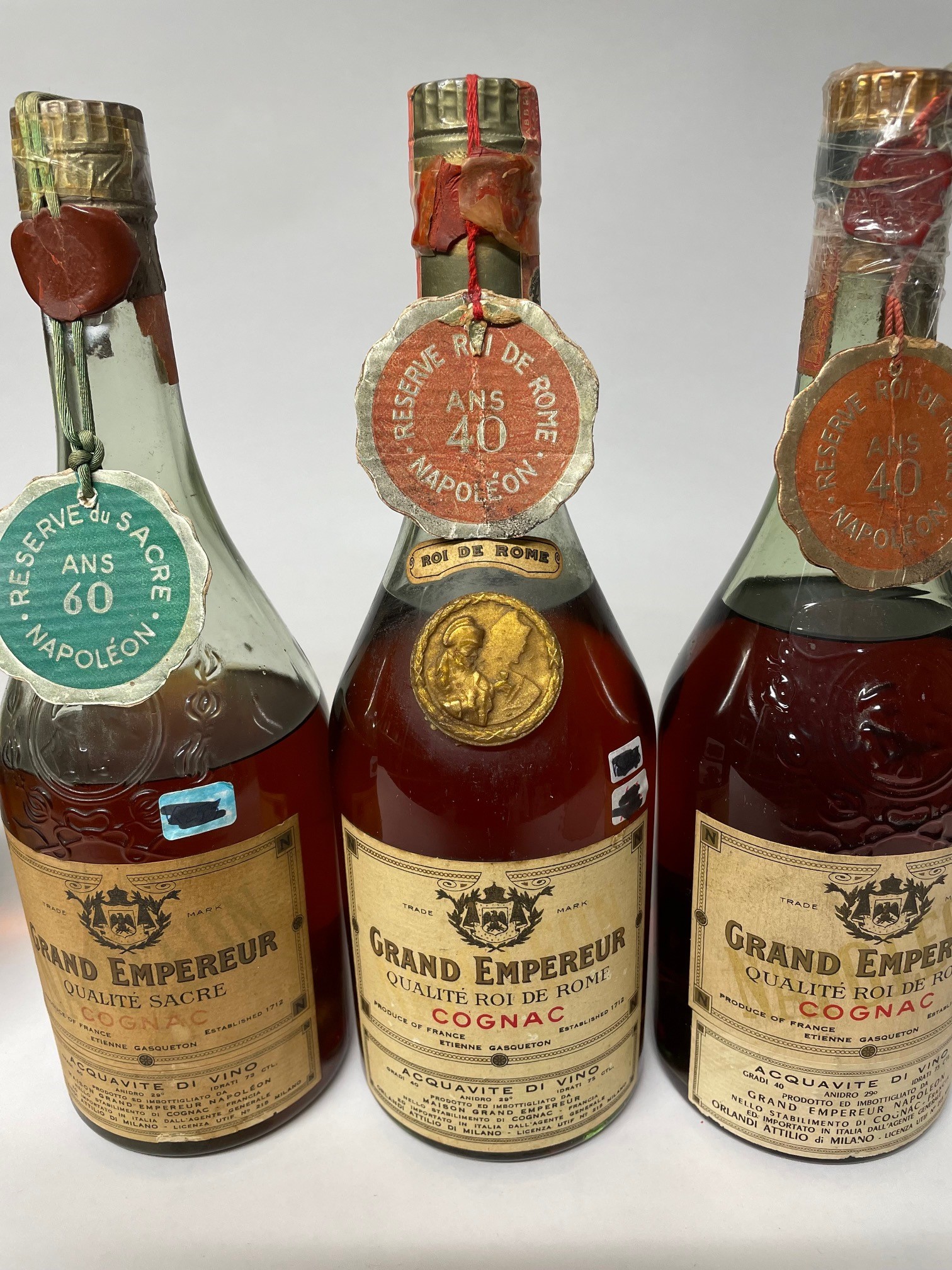 Hennessy, Manier, Empereur