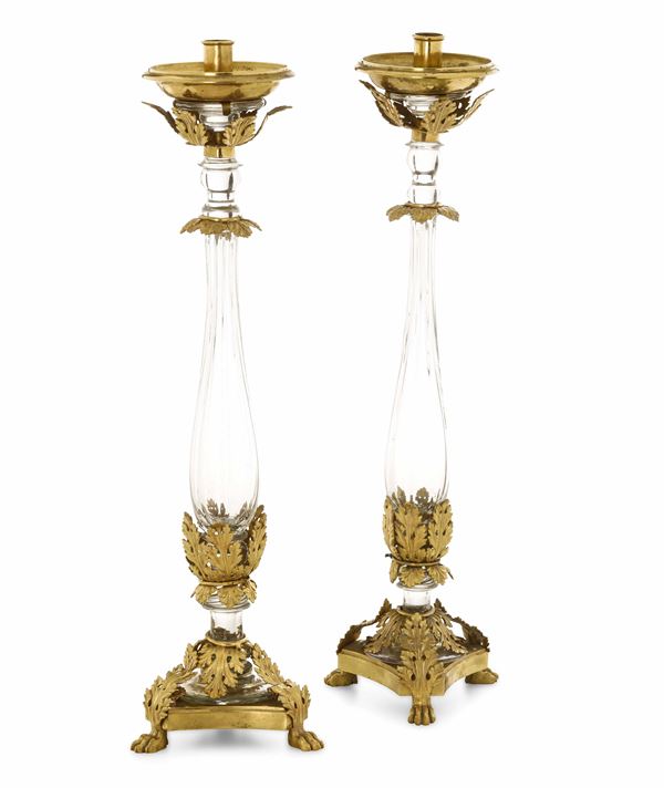 Coppia di candelieri. Vetro e bronzo dorato. Manifattura italiana del XX secolo