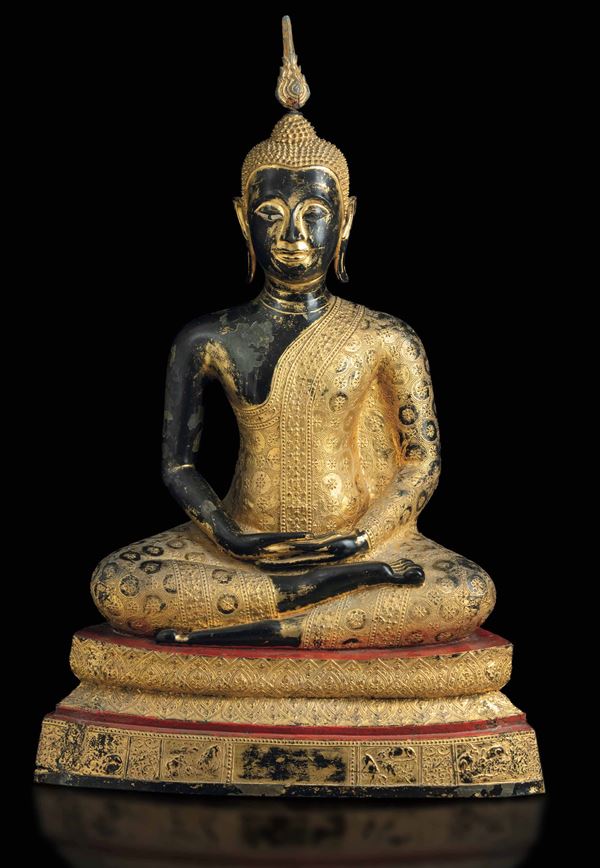 Grande figura di Buddha Amitayus in bronzo parzialmente dorato e laccato, Thailandia, XIX secolo