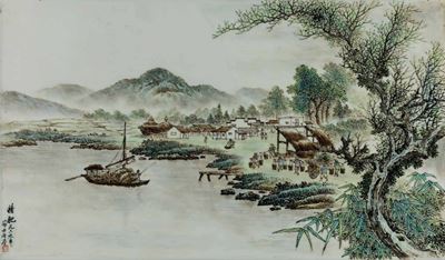 Placca in Porcellana Raffigurante Villaggio con Contadini, Pescatori e Iscrizione, Cina, XX Secol...