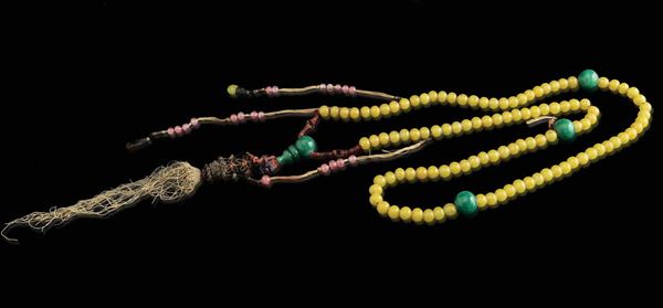 Collana rituale con perle in giada, quarzo rosa e pietre dure, Cina, Dinastia Qing, XIX secolo