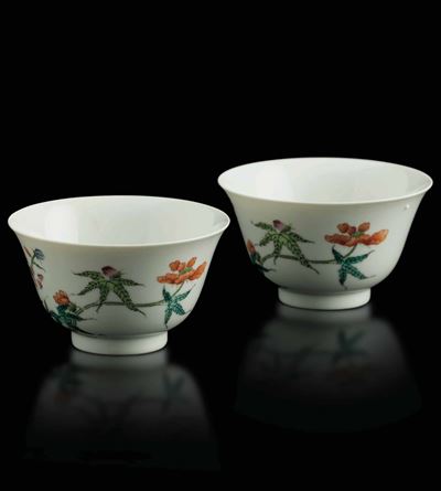Coppia di Ciotole in Porcellana con Decoro Naturalistico Marcate, Cina, Dinastia Qing, Marca e de...