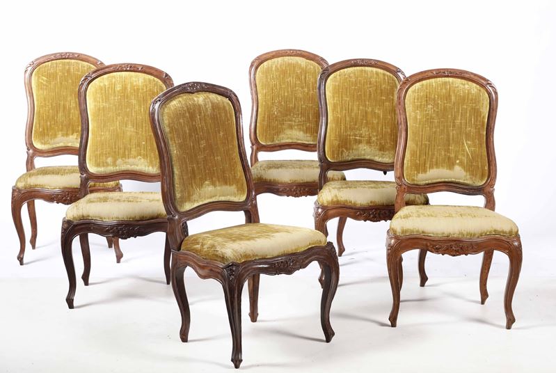 Sei sedie Luigi XV in noce intagliato, XVIII secolo  - Auction Italian Mansions - Cambi Casa d'Aste