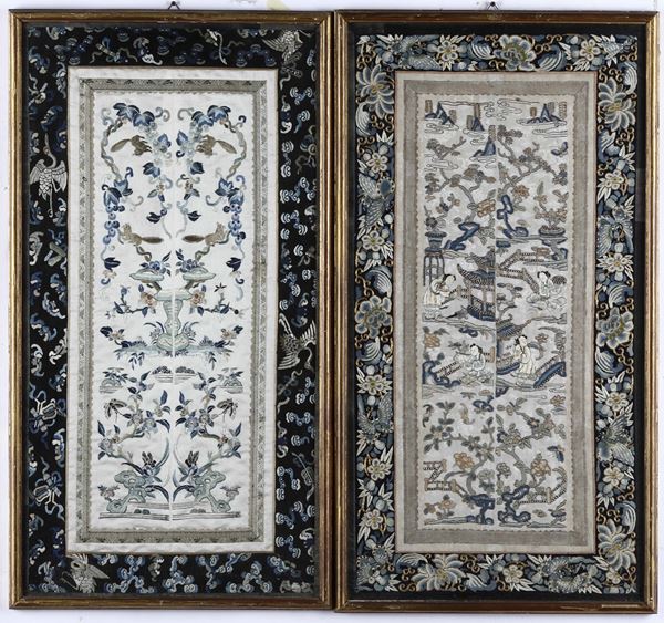 Due tessuti finemente ricamati in seta con soggetti naturalistici, Cina, Dinastia Qing, XIX secolo