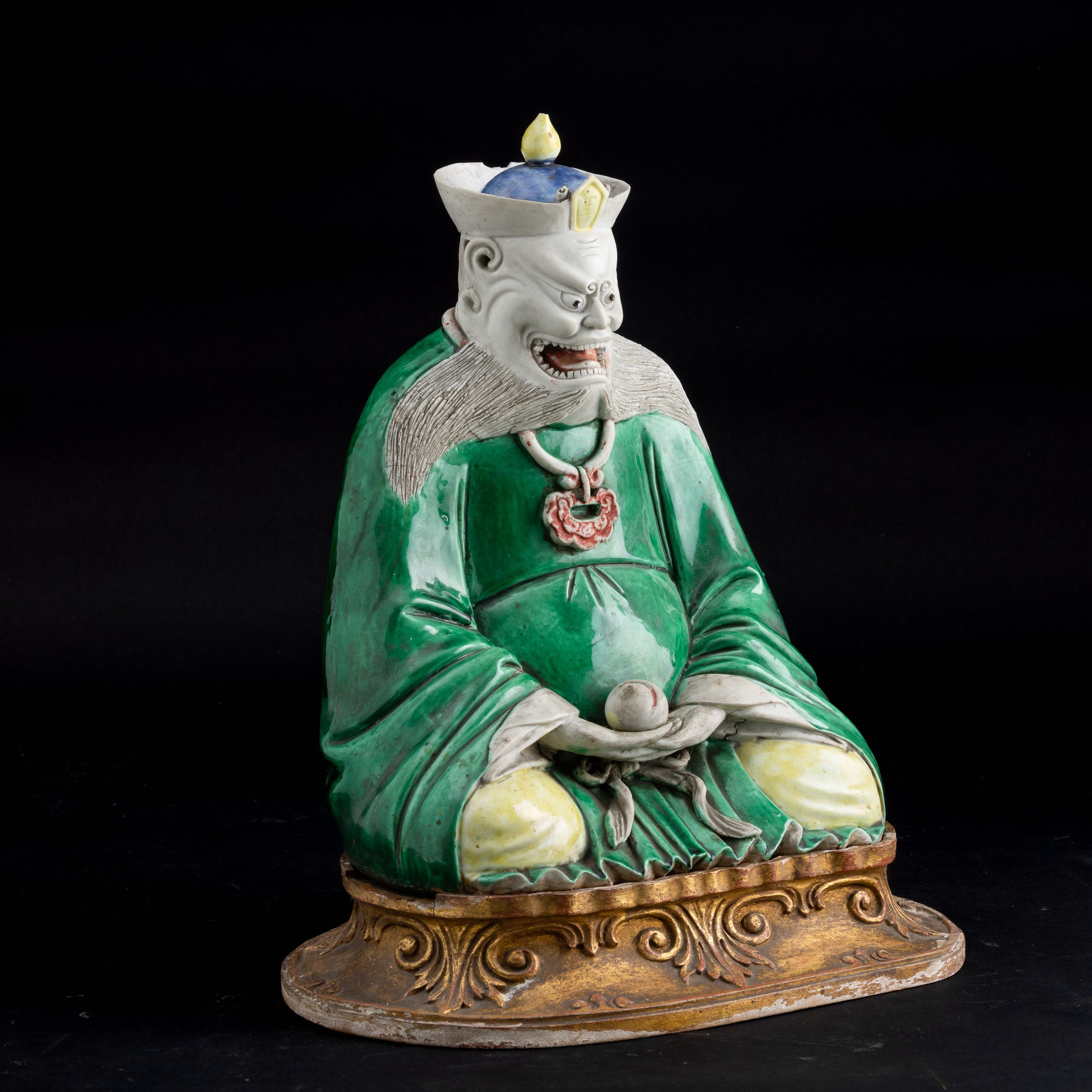 Rarissima Figura di Guardiano in Biscuit Invetriato nei Toni della Famiglia Verde, Cina, Dinastia...