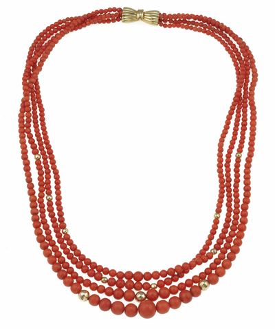 Collana a quattro fili di corallo in oro giallo 750/1000 e oro a basso titolo