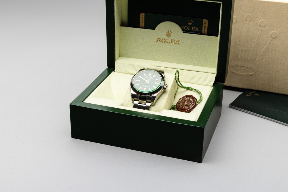 Rolex - Antimagnetico ed Elegante Orologio Milgauss Ref 116400gv in Acciaio, Quadrante Nero e Vet...
