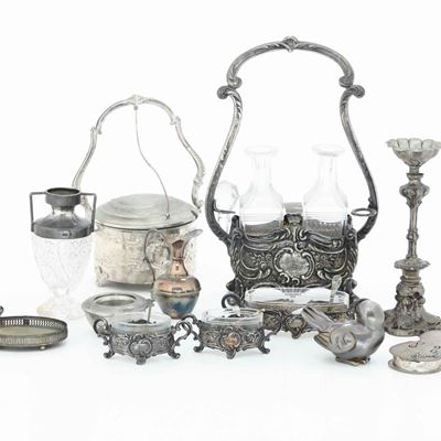 Insieme di oggetti decorativi, argento fuso e altri materiali (XIX-XXI secolo)