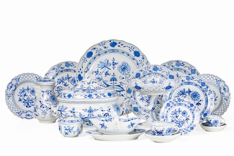 Servizio da tavola “Zwiebelmuster” Meissen, seconda metà del XX secolo  - Auction L'Art de la Table - Cambi Casa d'Aste