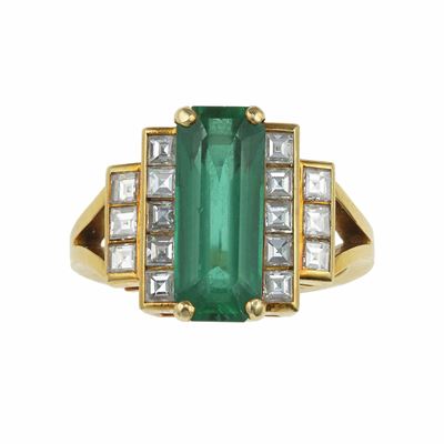 Fasano, Anello in oro giallo 750/1000 con smeraldo dello Zambia (ct 3,10)