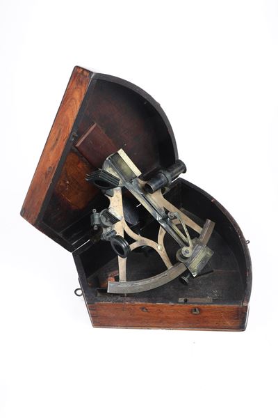 R. M. Barrett, Sestante in cassetta di legno