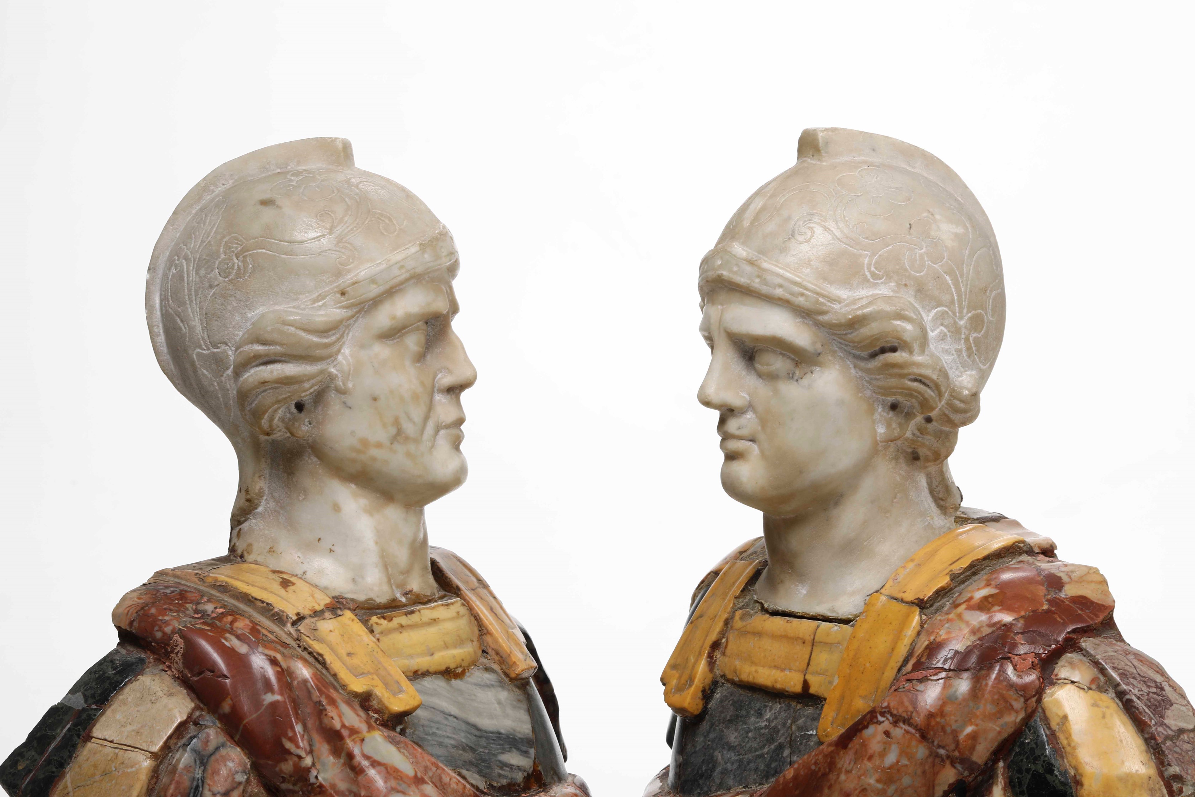 Coppia di Busti Loricati. Marmo Bianco, Peperino e Marmi Colorati. Probabile XVIII Secolo
