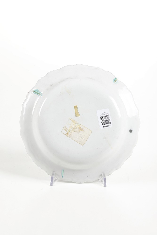 Piatto fondo. Francia, Manifattura di Marsiglia, XVIII secolo.