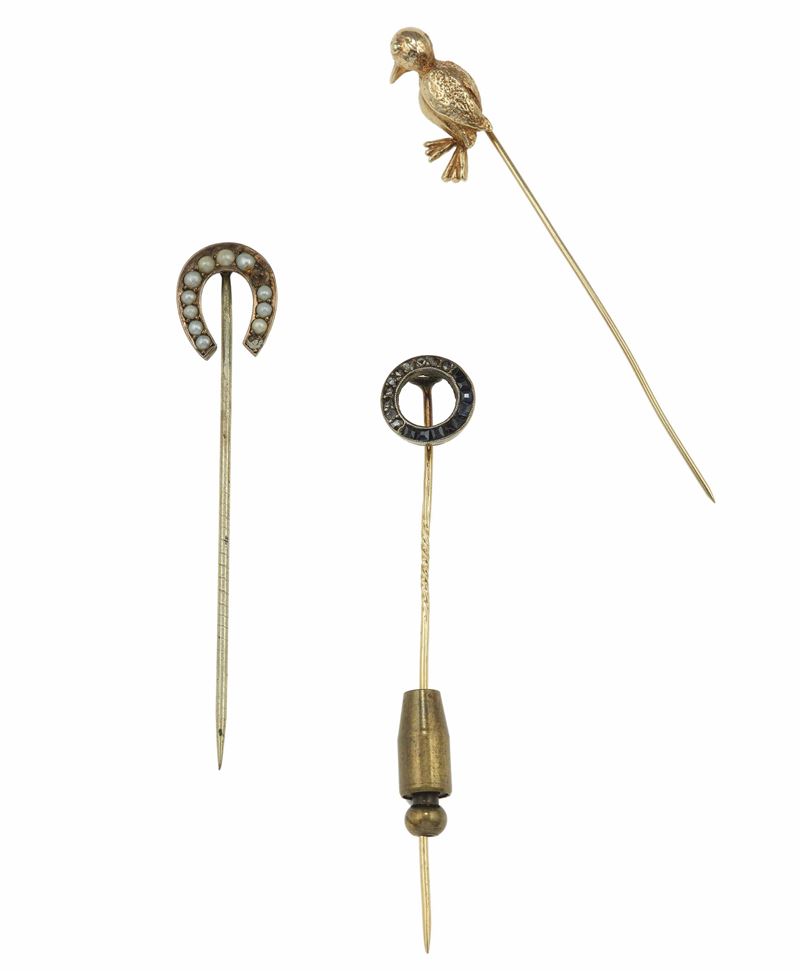 Three metal and gold pins  - Auction Fine Jewels - Cambi Casa d'Aste