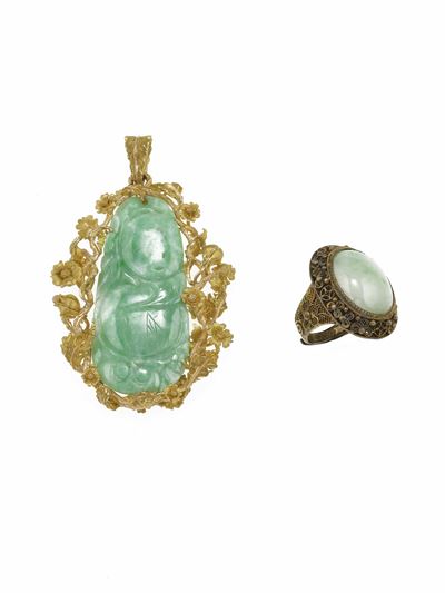 Pendente e anello con giadeiti, oro 18 kt e argento
