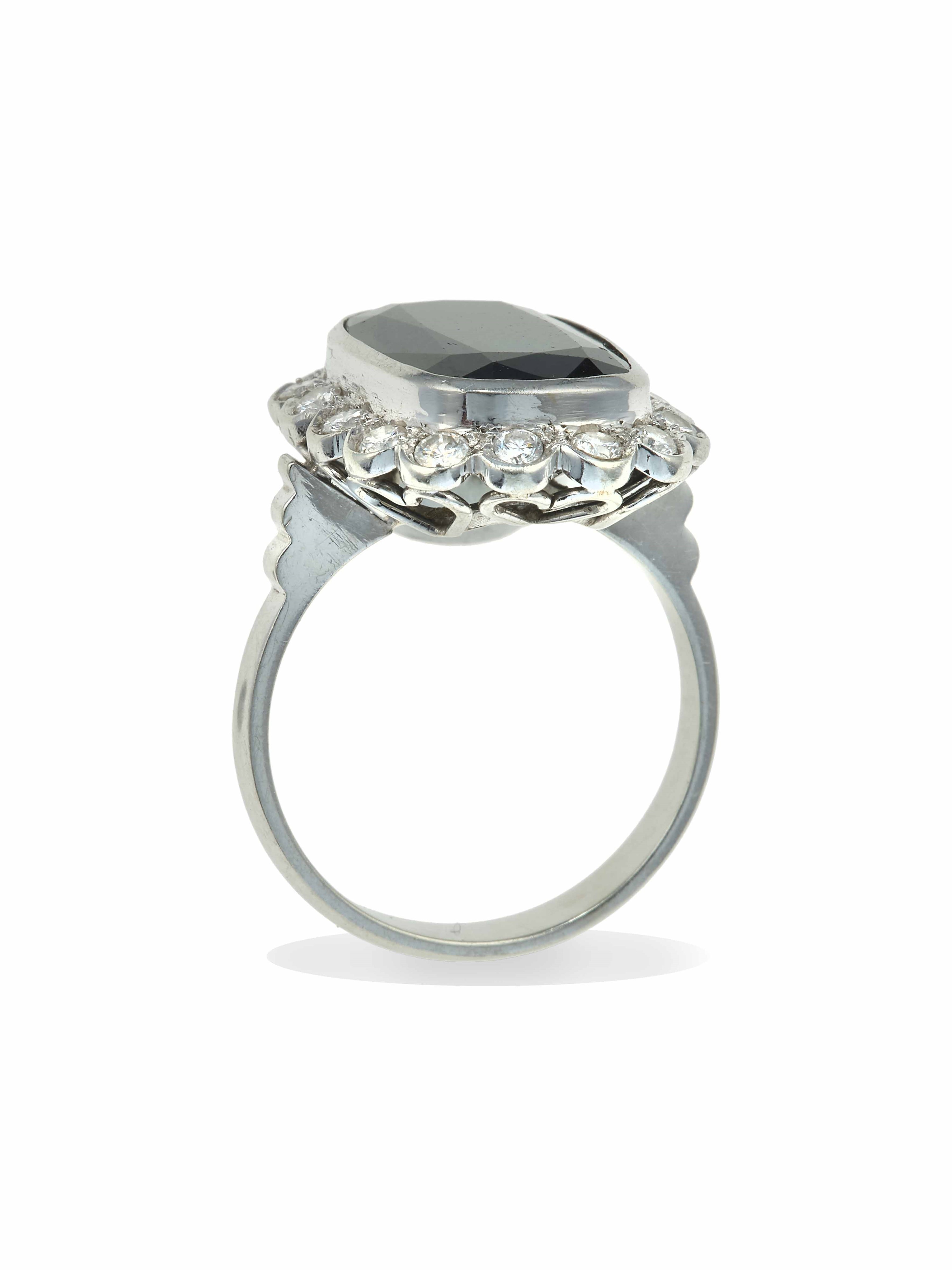 Anello con Zaffiro Australia e Diamanti