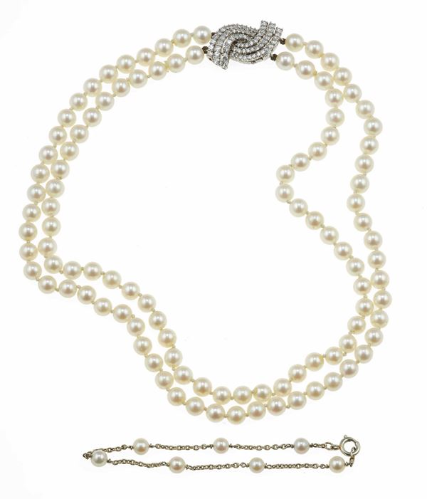 Cultured pearl necklace and bracelet
