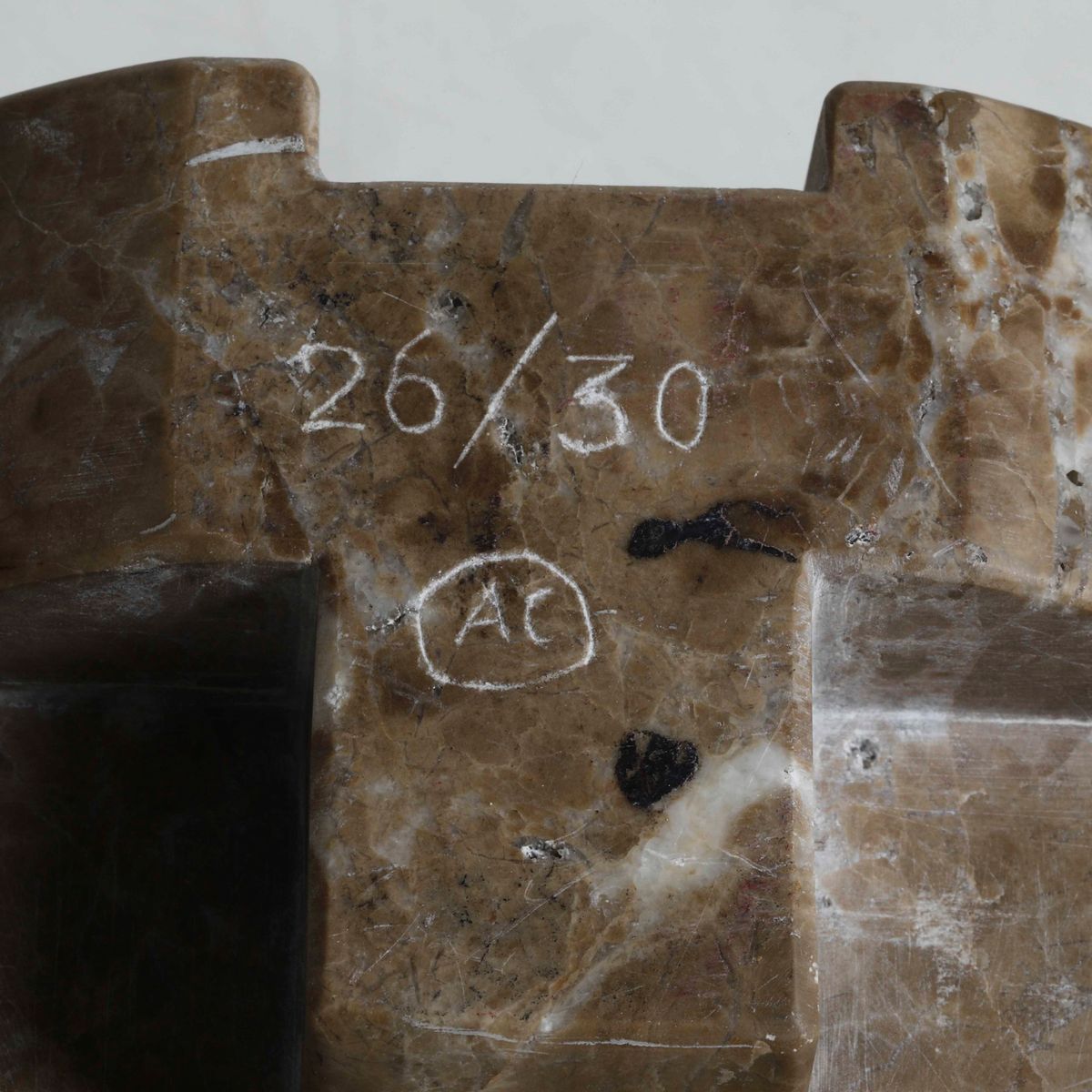 Andrea Cascella - Senza titolo, scultura in marmo