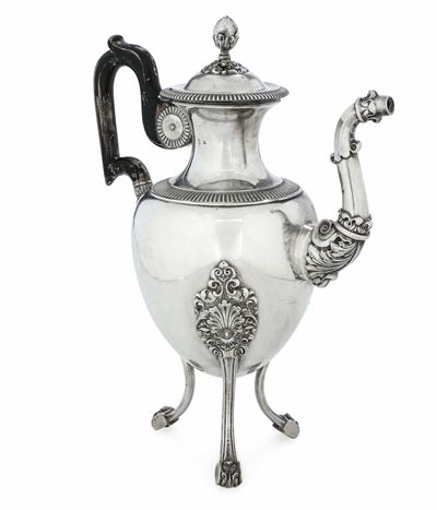 Caffettiera. Argento Primo Titolo Fuso, Sbalzato e Cesellato. Torino XIX Secolo. Marchi Camerali ...