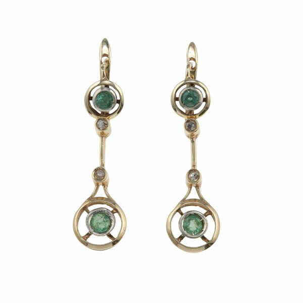 Emerald and rose-cut diamonds earrings