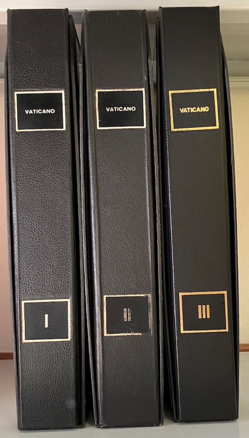 1929/2009, Città del Vaticano, collezione del periodo con gomma integra, in tre volumi GBE  - Auction Postal History and Philately - Cambi Casa d'Aste