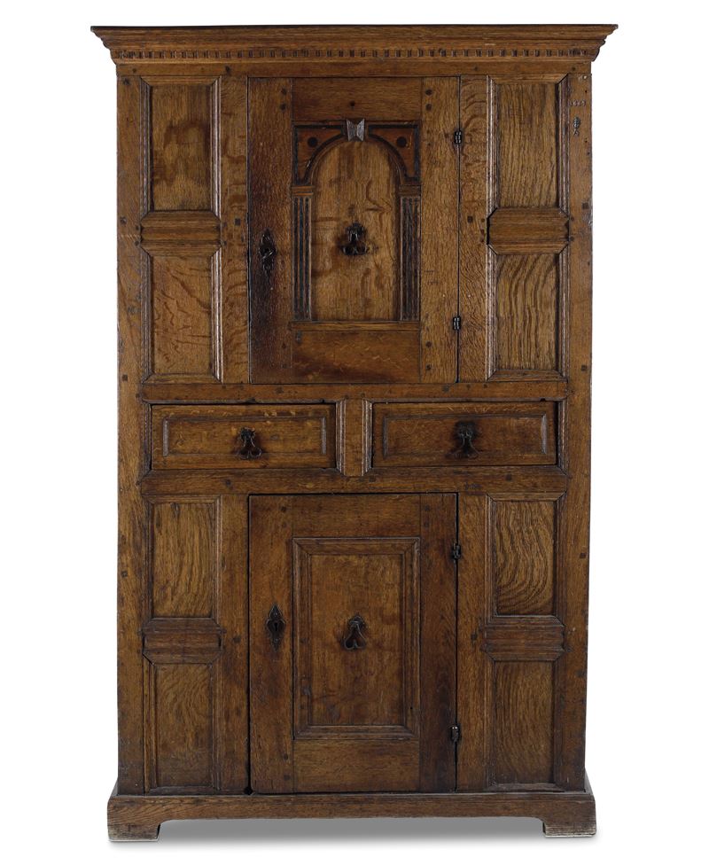 Armadio in rovere a due corpi. Francia, XVIII secolo  - Auction Antique July - Cambi Casa d'Aste