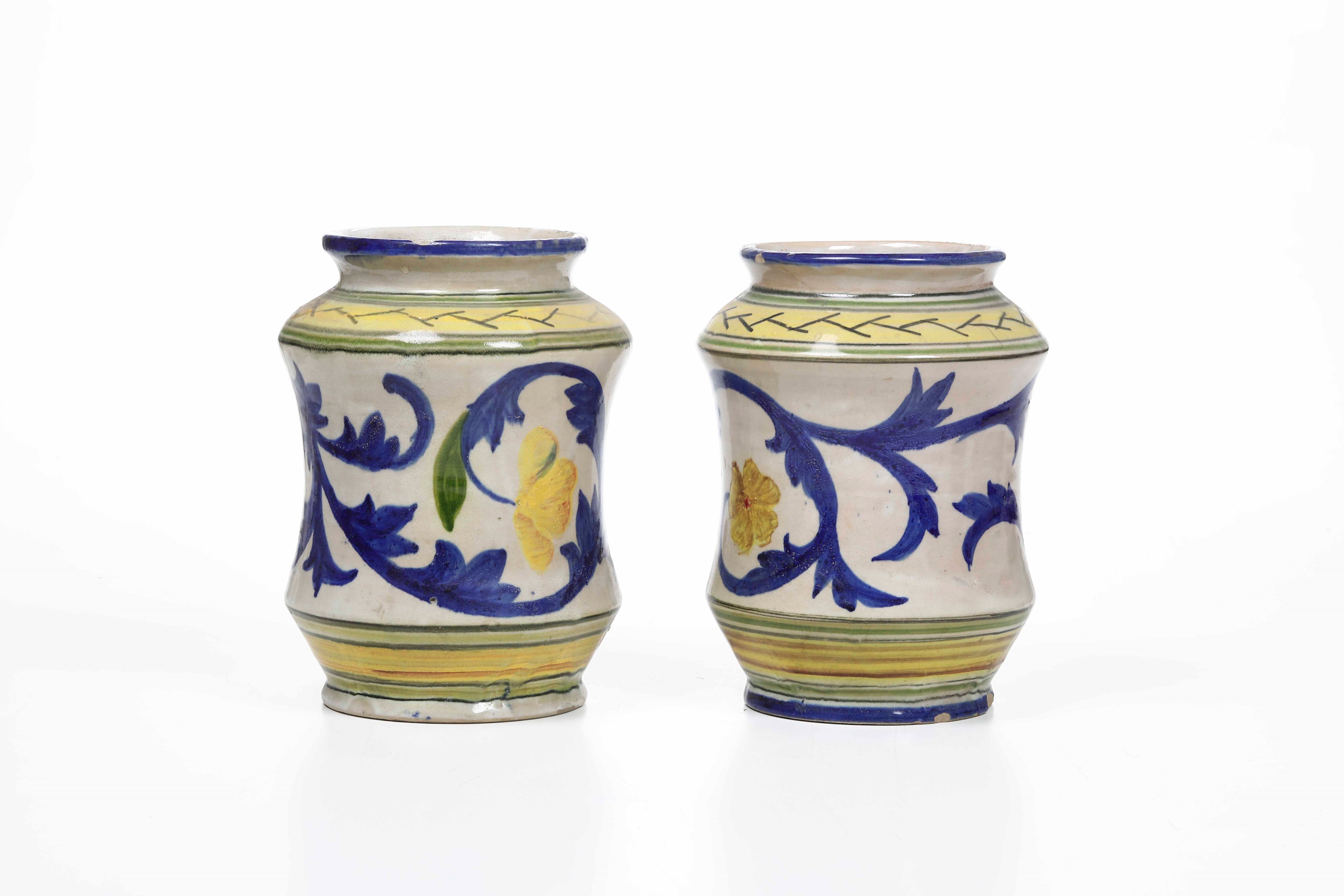 Coppia di Albarelli.sicilia, Probabilmente Caltagirone, XX Secolo.
