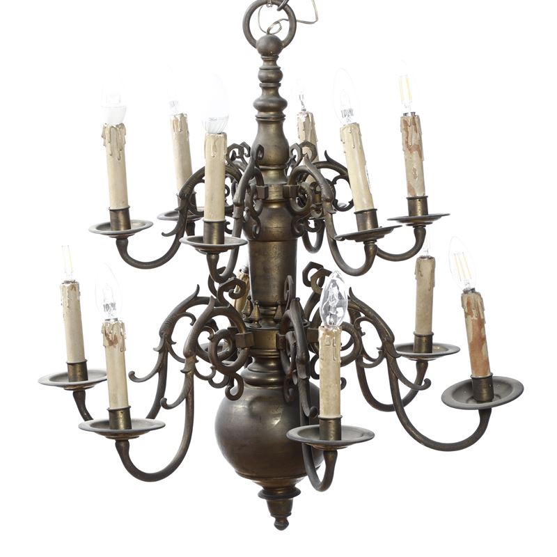 Lampadario in ottone ad undici luci. Olanda, XIX secolo  - Auction Antique - Cambi Casa d'Aste
