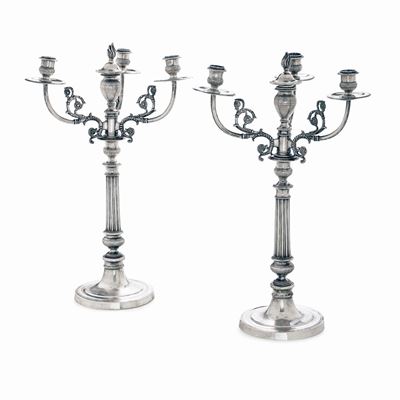 Coppia di Candelabri. Napoli, XIX Secolo. Marchio del Console Paulo De Blasio in Uso dal 1832 al ...
