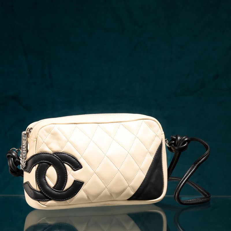 Pochette hotsell chanel vintage