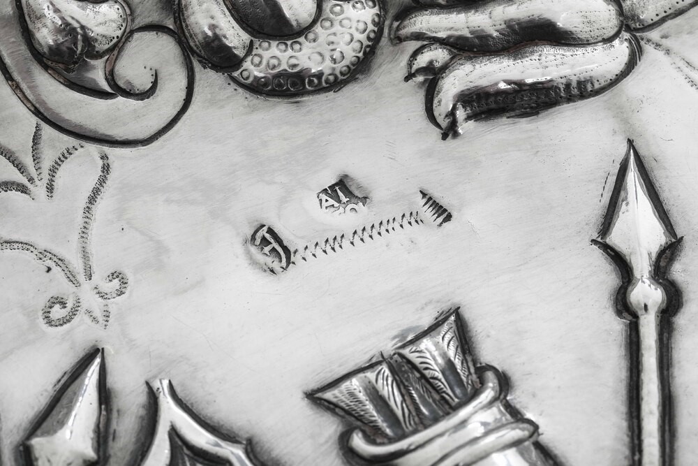 Piatto da Parata. Manifattura Europea (spagna?), XVIII Secolo