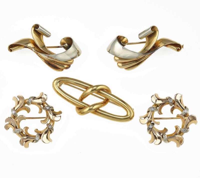 Five gold brooches  - Auction Fine Jewels - Cambi Casa d'Aste