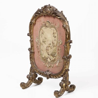 Parafuoco in Legno Intagliato e Dorato e Tessuto. XVIII Secolo