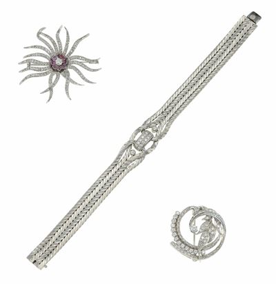 Lotto Composto da un Bracciale e Due Spille con Diamanti e Rubini