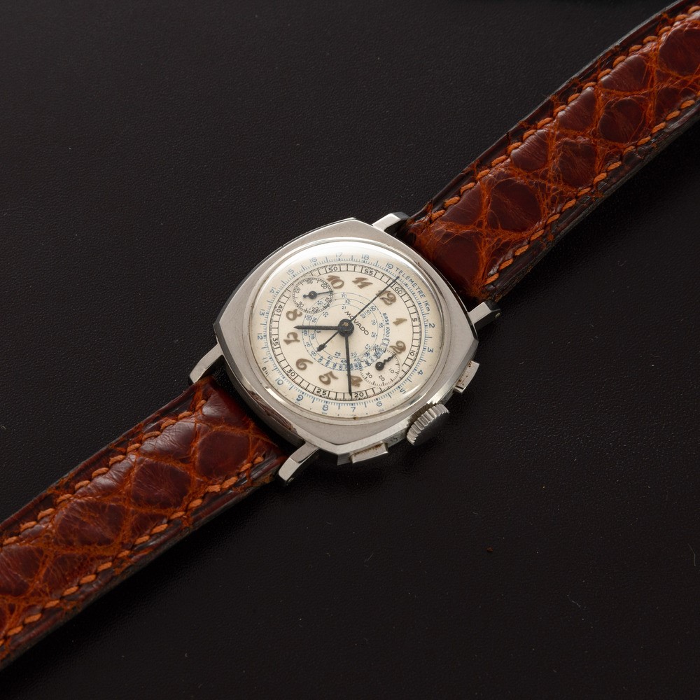 Movado - Raro e Prestigioso Chronografo di Forma a "cuscino" con Carica Manuale, Quadrante Bianco...