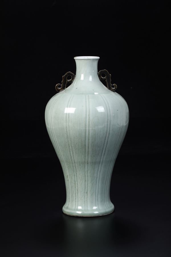 Claire de Lune porcelain vase with engraved decoration and small applied metal handles, China, Qing Dynasty, Qianlong period, 18th century
