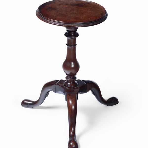 Tavolino in legno. XIX secolo