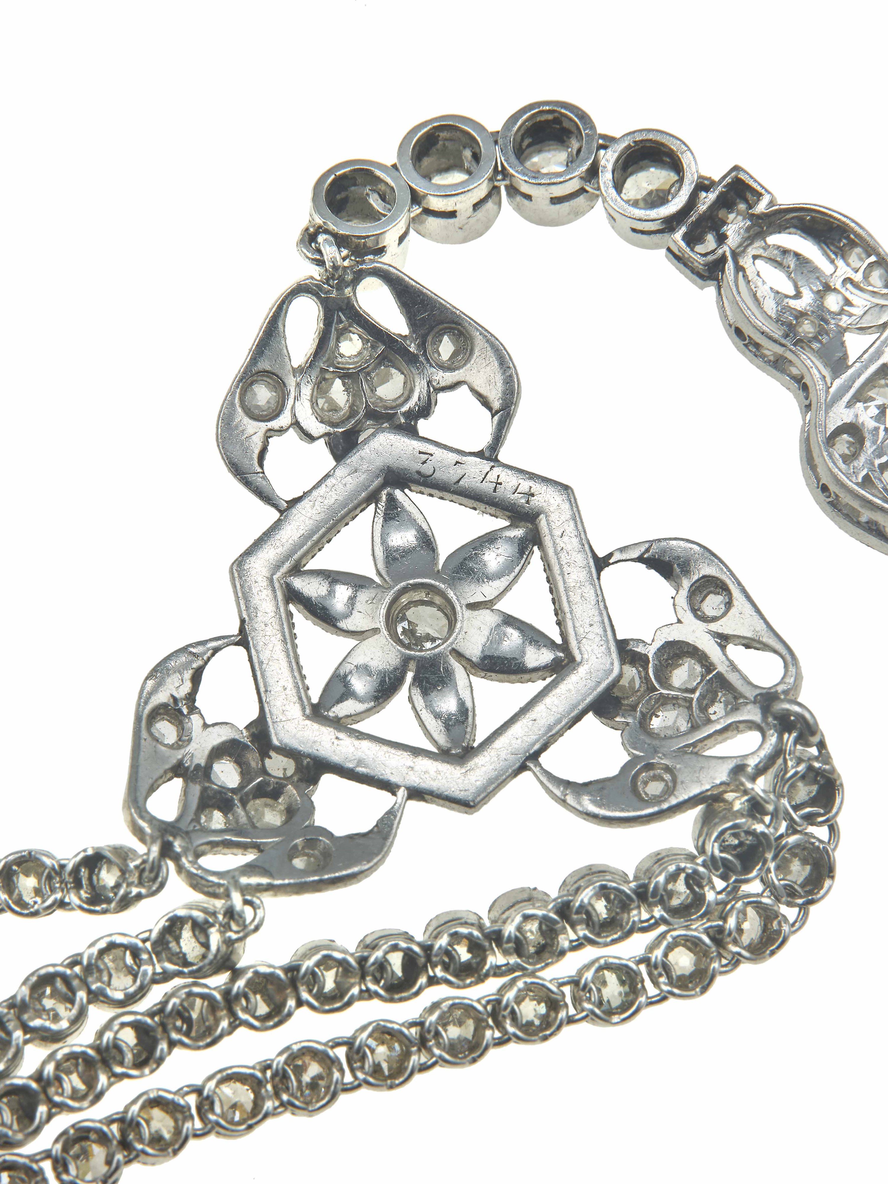 Cartier, Girocollo in platino con perla naturale e diamanti
