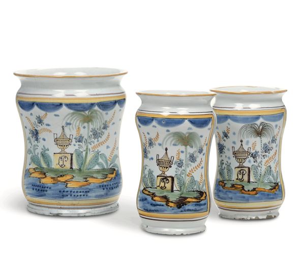 Tre rari albarelli Pescolanciano, Fabbrica del Duca di Pescolanciano, fine del XVIII secolo