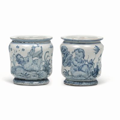 Coppia di Rari Vasetti da Farmaciacastelli, Bottega Pompei o di Carlo Antonio Grue, 1680-1690 Cir...