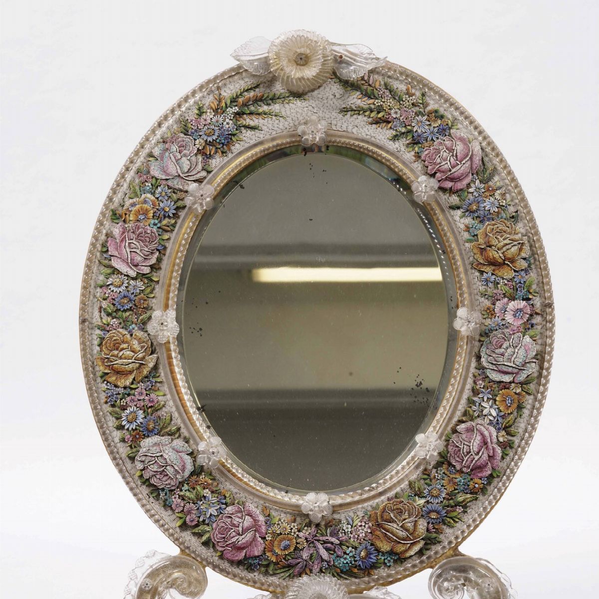 Specchierina Ovale con Cornice in Micro Mosaico Floreale. XX Secolo