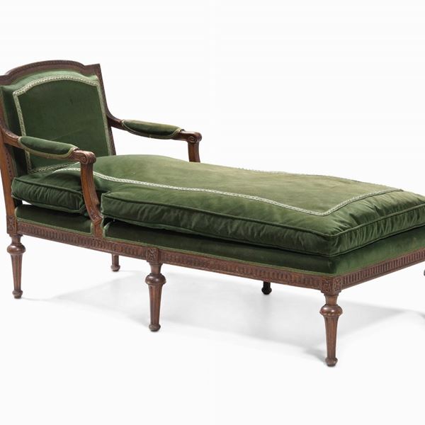 Dormeuse in legno intagliato. Francia XVIII-XIX secolo