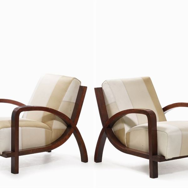 Coppia poltrone Decò con struttura in legno. XX secolo