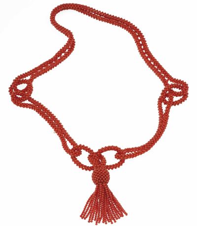 Sautoir in corallo, collana a filo con elementi in corallo