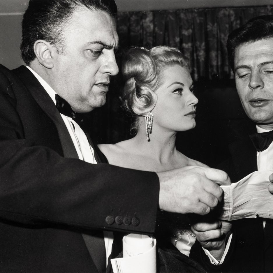 Alberto Durazzo - Lotto Formato da Due Scatti Fotografici Senza Titolo (federico Fellini, Anita E...