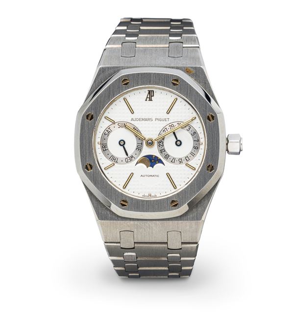 Sporty and elegant Royal Oak Day-Date with moon phase, automatic petit white dial Tapisserie with stick  [..]