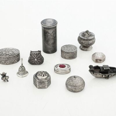 Insieme di Dodici Oggetti in Argento e Metallo Argentato, Varie Epoche e Manifatture Italiane ed ...